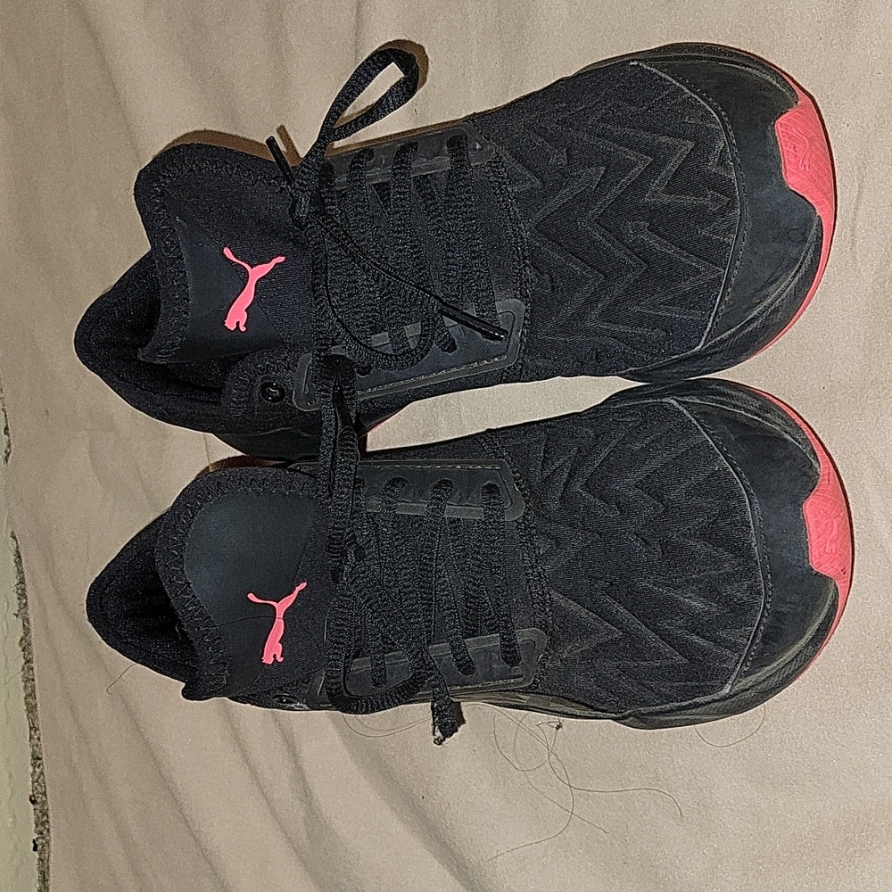 Women's pumas